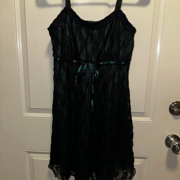 Hot topic goth core black and green lace dress sz sm - Picture 6 of 7